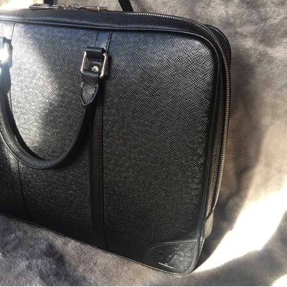 LV men’s Taiga leather briefcase - Picture 4 of 8